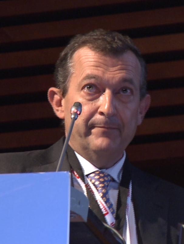 Comunicación Oral nº 16 - Estudio de la sincronización de la red sensoriomotora cerebral mediante
RMN funcional en estado de reposo en escoliosis idiopática