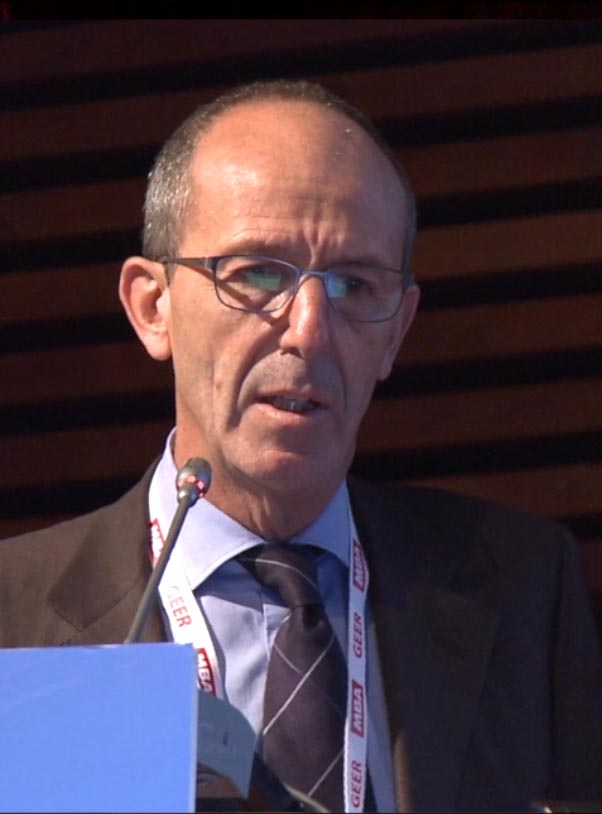 Comunicación Oral nº 18 - La neuromonitorización intraoperatoria podría no predecir todas las
complicaciones neurológicas en la cirugía de deformidad vertebral del adulto