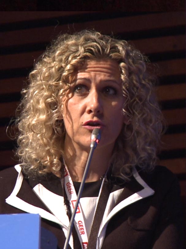 Comunicación Oral nº 21 - ¿En la osteotomía de resección vertebral posterior, tiene influencia
el ápex de la deformidad en la aparición de complicaciones?